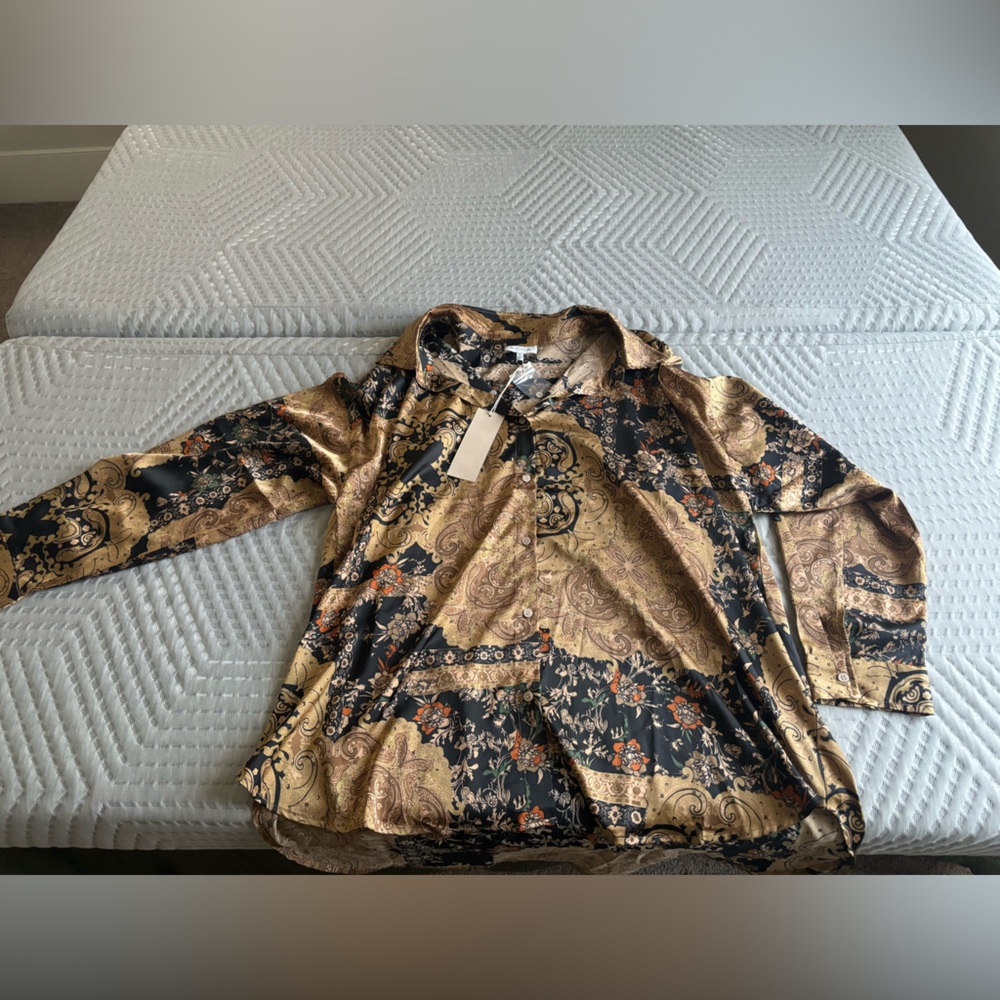 Silky blouse from Vici. NWT. TTS